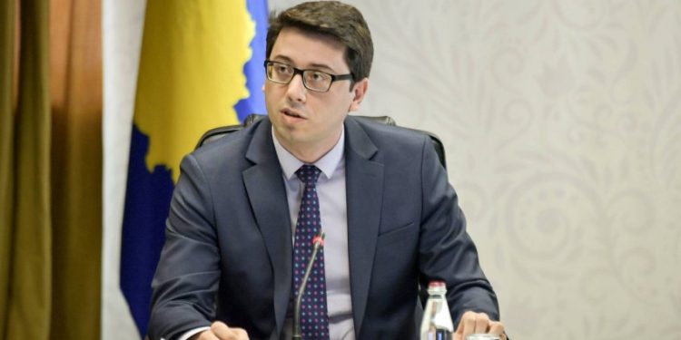 S’ka rrogë të 13 për punonjësit e shtetit, Murati thotë se ishte publikimi i sotëm ishte lajm i rremë