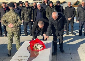 Homazhe në Prekaz për Ditën e Veteranit, Gucati: Sot nuk ndihemi edhe aq të lirë