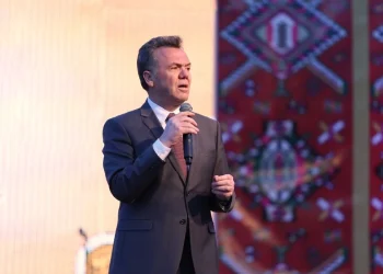 Pensionohet këngëtari i njohur i muzikës kombëtare, Ilir Shaqiri