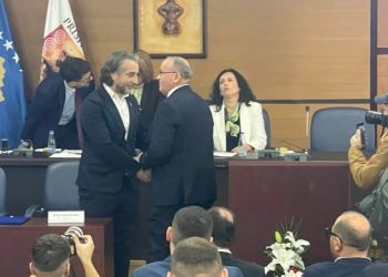 Pa votat e VV-së, Fehmi Kupina zgjedhet Kryesues i Kuvendit Komunal të Prishtinës