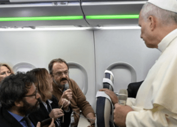 Papa Leo thekson rëndësinë e përfshirjes së Europës në përpjekjet për t’i dhënë fund luftës në Ukrainë