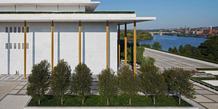 Qendra Kennedy e ndryshon emrin në Qendra Trump-Kennedy