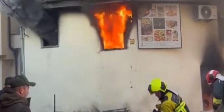 Kryeprokurori flet për rastin tragjik në Prizren: Nëna me fëmijët ishin në gjumë, ende s’dihen shkaqet e zjarrit