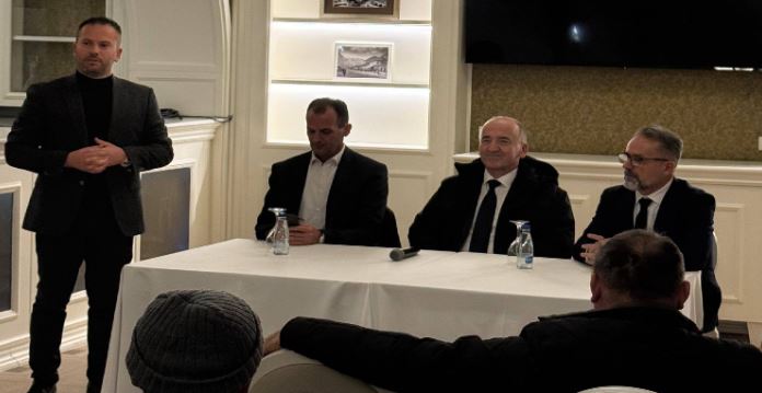 Kandidati i LDK-së Shaban Osmanaj zhvilloj një takim me përfaqësues të furrtarëve Hasjan në qytetin e Pejës