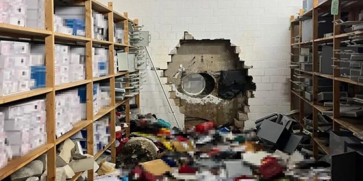 Hajdutët thyejnë murin me “hillt”, vjedhin rreth 30 milionë euro nga një bankë në Gjermani