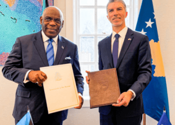 Ambasadori Dugolli nënshkruan në Uashington heqjen e ndërsjellë të vizave me Bahamet