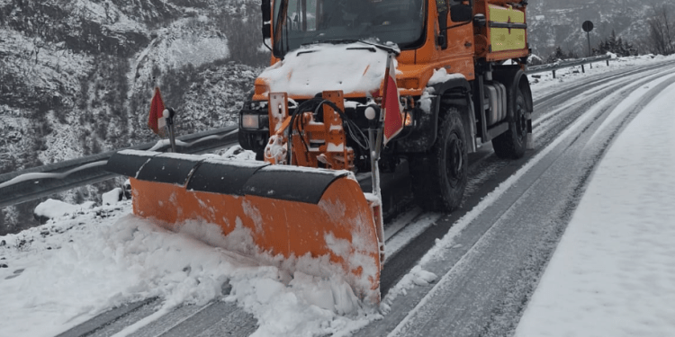 Shqiperi / Reshjet e borës rikthehen në veri dhe juglindje të vendit, qarkullimi i automjeteve vijon normalisht