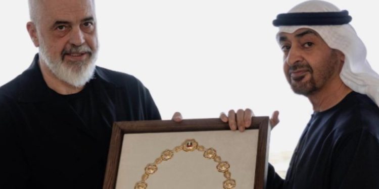 Kryeministri Edi Rama nderohet nga Presidenti i Emirateve të Bashkuara Arabe