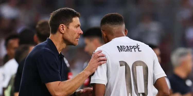 Real Madridi shpjegon arsyen se pse Mbappe e largoi ekipin nga fusha – gjest që tronditi botën e futbollit