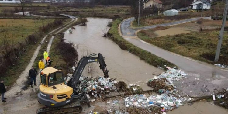 Lushtaku: Falë zvogëlimit të reshjeve gjendja në Skënderaj nën kontroll, po vazhdon monitorimi i zonave më të ndjeshme
