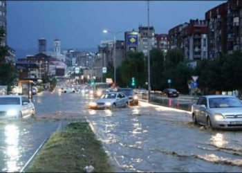 Ministria shtyn për 12 janar fillimin e mësimit në nivel vendi, arsye reshjet e vazhdueshme dhe vërshimet