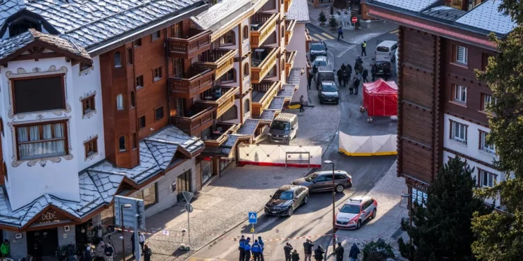 Si lokali u kthye në kurth vdekjeje në Zvicër/ Fishekzjarrë brenda, temperatura qindra gradë